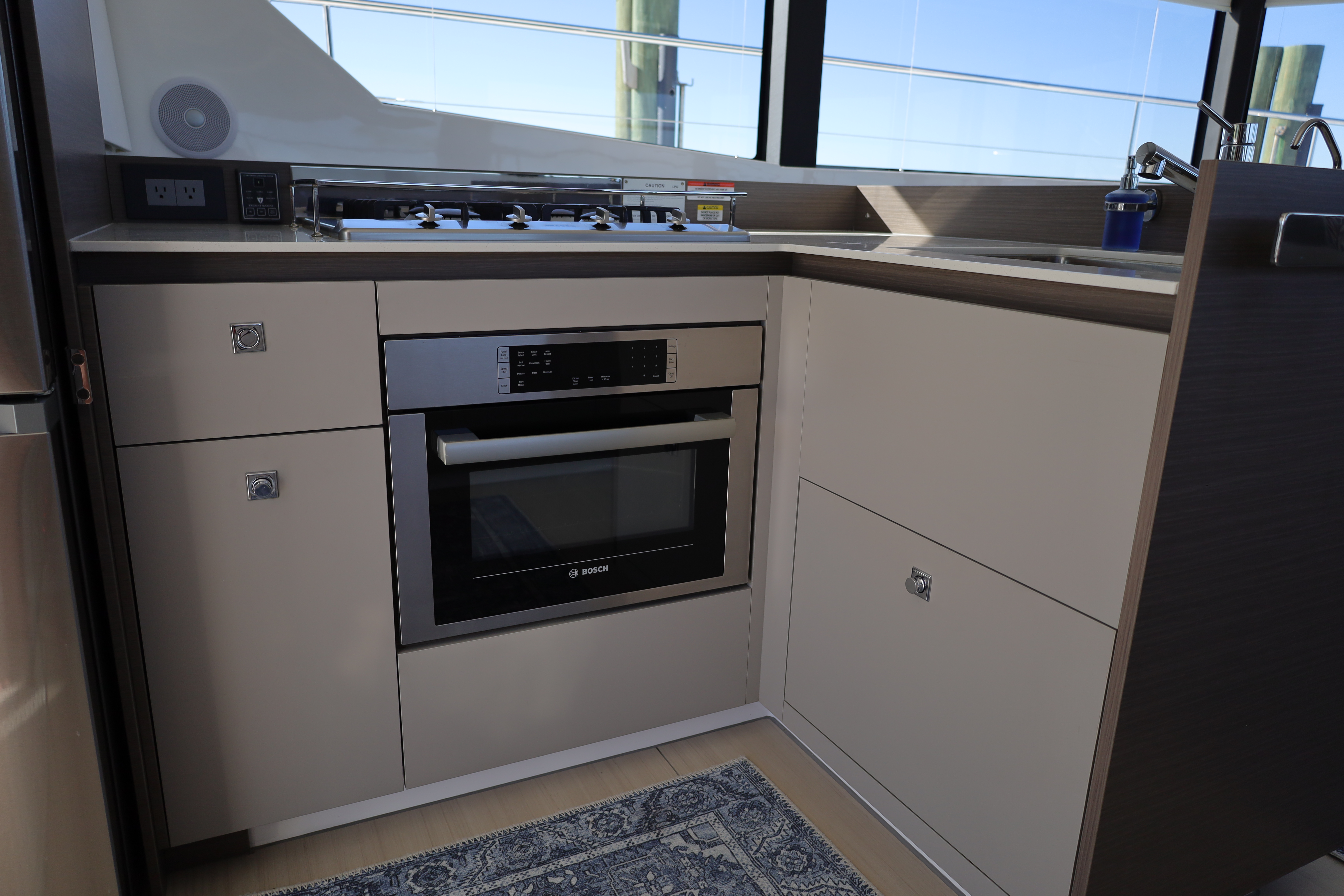 Leopard 46 Power Cat for sale - Interior and exterior views of luxury power catamaran 8