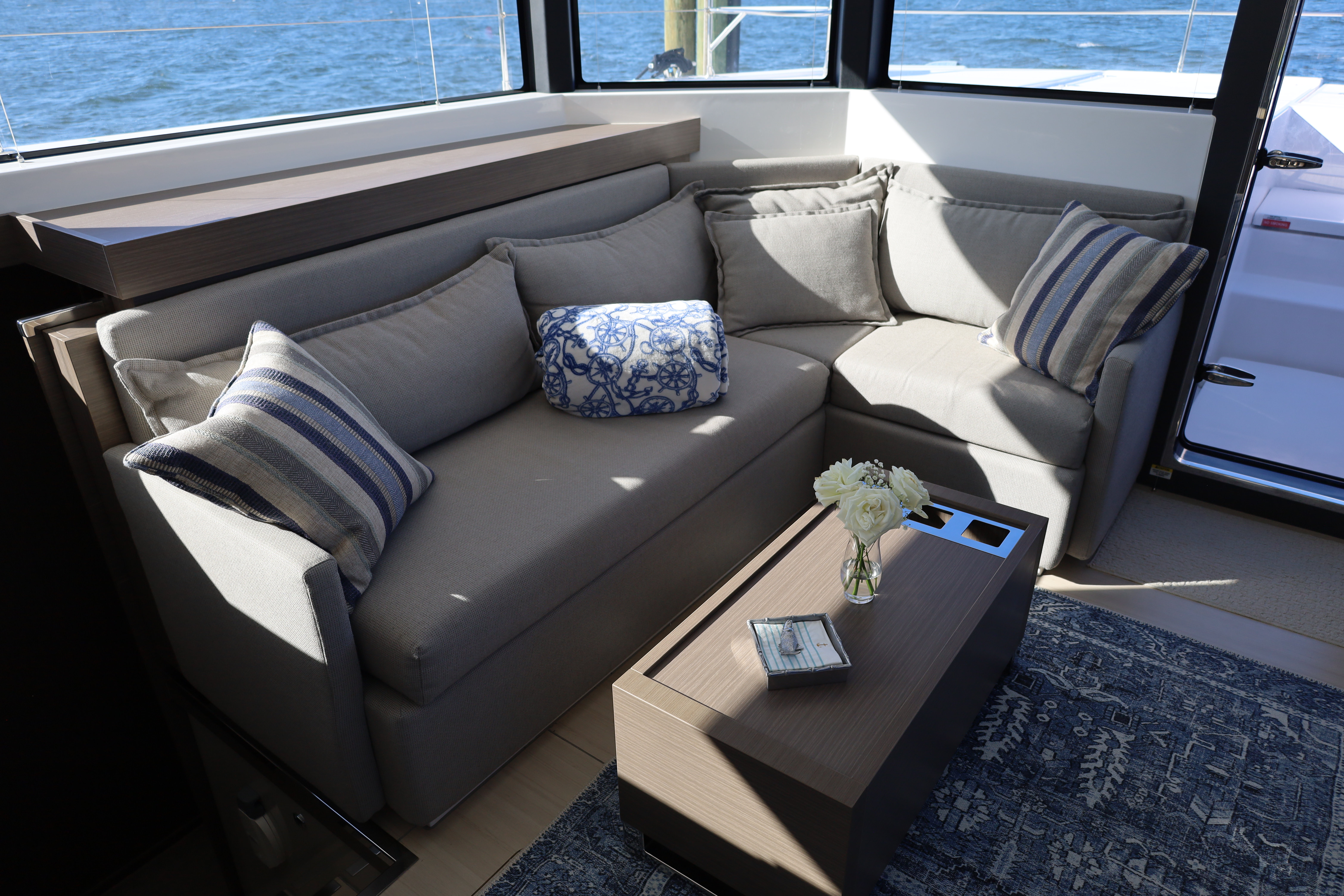 Leopard 46 Power Cat for sale - Interior and exterior views of luxury power catamaran 11