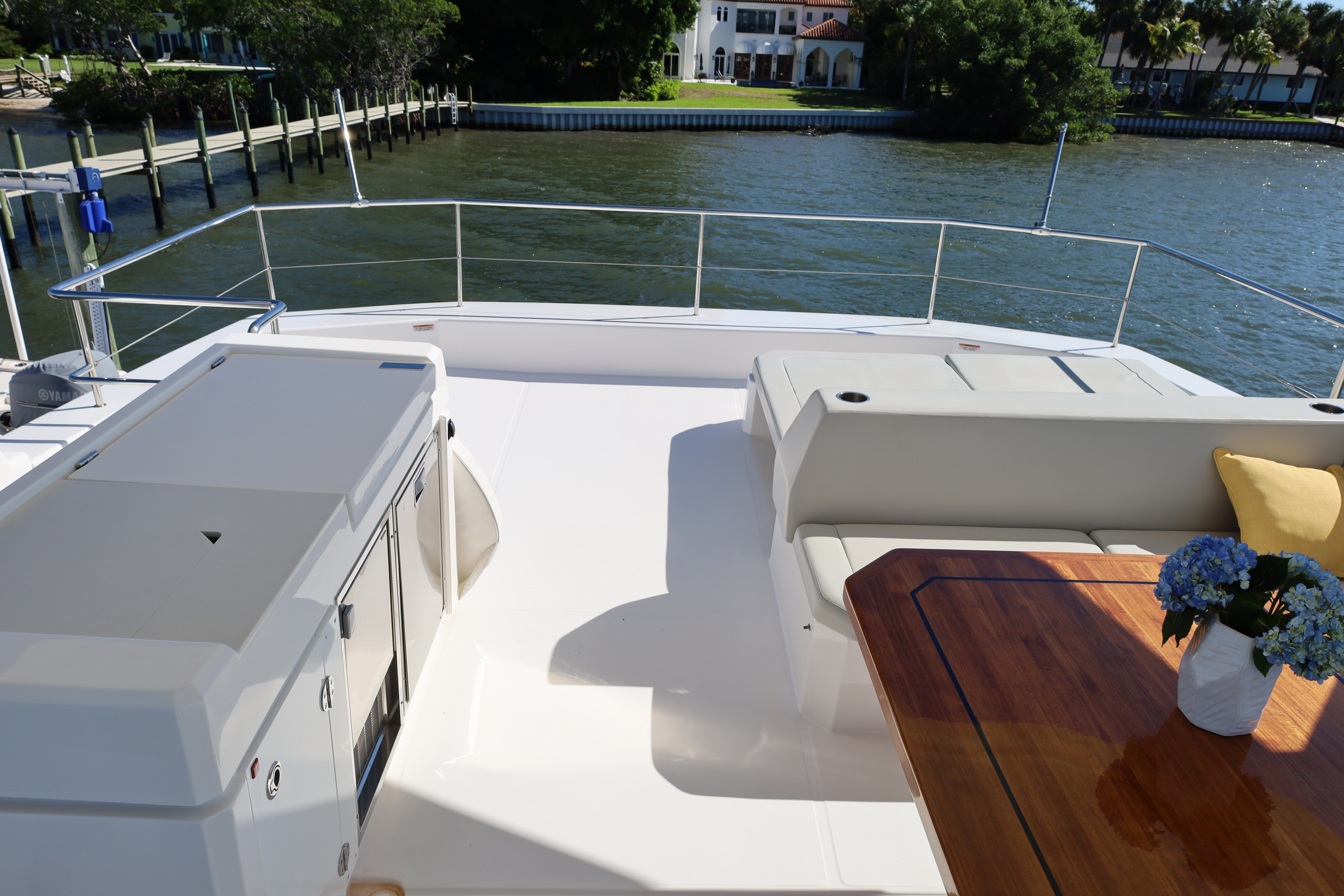 Leopard 46 Power Cat for sale - Interior and exterior views of luxury power catamaran 24